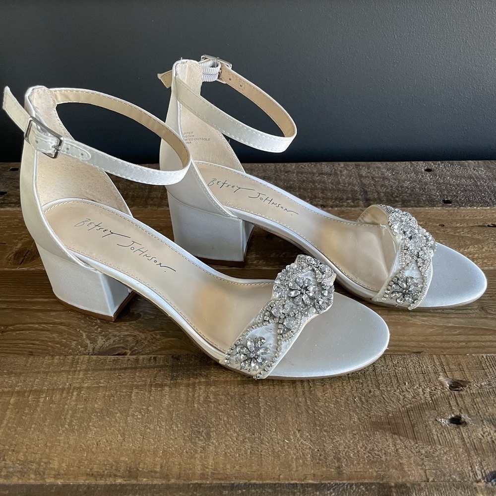 BETSEY JOHNSON 7W Mel Rhinestone Satin Block Heels Bridal Wedding Evening Sandal